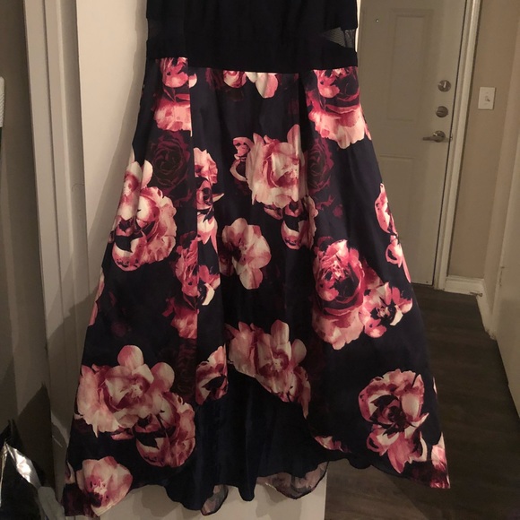 Navy/Pink Floral Dress HOMECOMIMG/PROM perfect🌹😍 - Picture 4 of 7